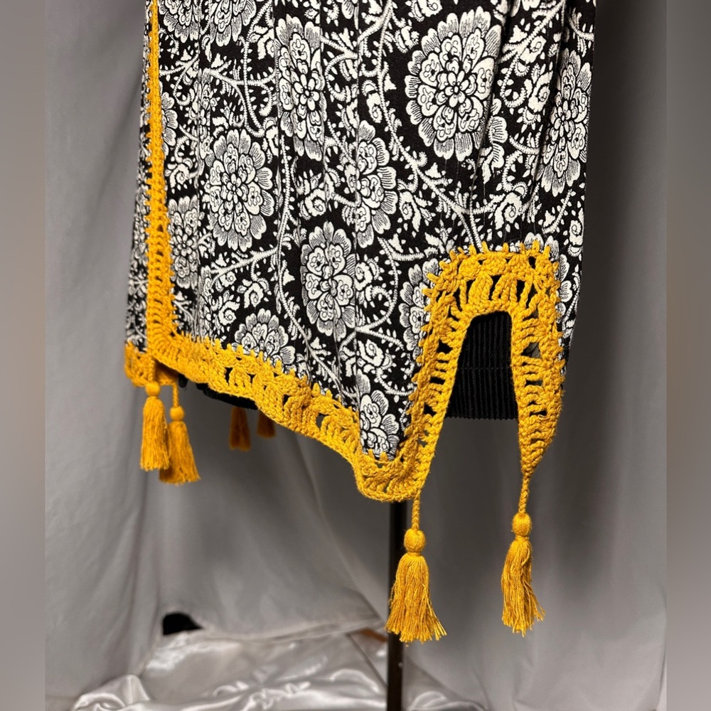 Ivy Jane Boho Floral Kimono Cardigan Med Black White Mustard Crochet Trim - Picture 7 of 13